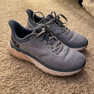 GREAT CONDITION HOKA ARAHIS